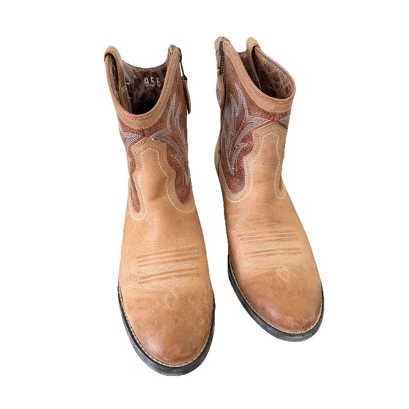 ARIAT BILLIE Unbridled Side Zip Short Boots Womens 9.5 Tan Distressed Leather - Picture 3 of 9